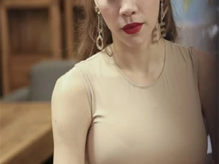 The Face: Hồ Ngọc Hà "bực mình" vì thua Phạm Hương?