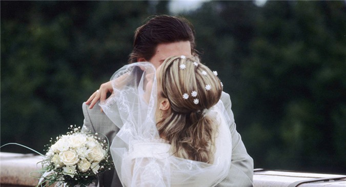 Nga: Cô dâu chết đuối ngay trong lễ cưới