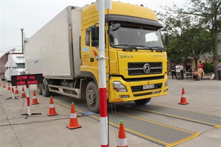 Nộp Kho bạc gần 200 tỷ đồng từ tiền phạt xe quá tải, quá khổ