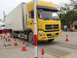 Nộp Kho bạc gần 200 tỷ đồng từ tiền phạt xe quá tải, quá khổ