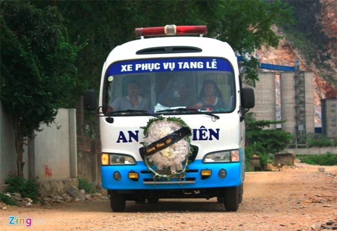 Thắt lòng lễ tang nữ sinh ĐH Ngoại thương bị lũ cuốn