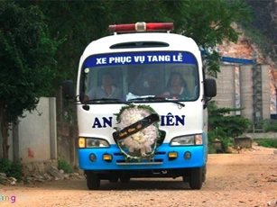 Thắt lòng lễ tang nữ sinh ĐH Ngoại thương bị lũ cuốn