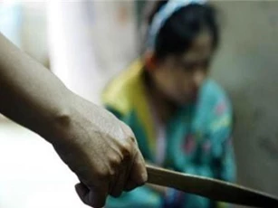 Truy tìm kẻ đâm người phụ nữ hơn 30 nhát giữa công viên