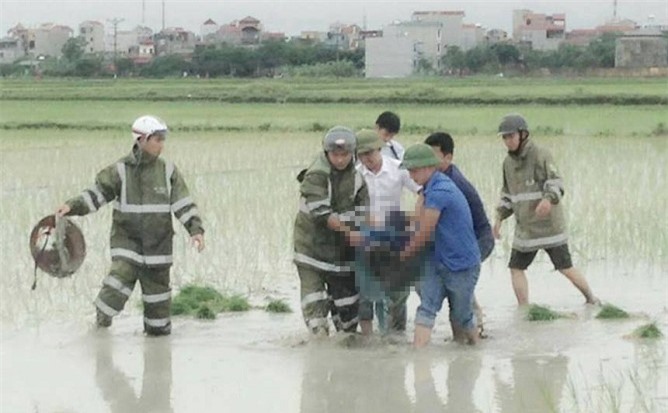 Đi cấy thuê, người phụ nữ bị sét đánh tử vong giữa đồng