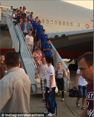 Hành khách đòi ly dị chồng, chuyến bay bị trễ tới 7 tiếng