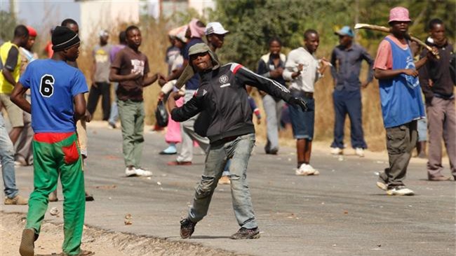  Zimbabwe "đóng cửa" do kinh tế sụp đổ