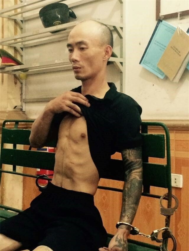 Gã chồng giết vợ dã man rồi nhắn tin báo cho mẹ ruột