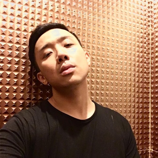 Trấn Thành làm ngơ, bỏ Hari Won bơ vơ trên đất Mỹ?