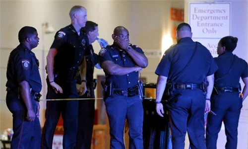 Xác định danh tính nghi phạm bắn tỉa cảnh sát ở Dallas