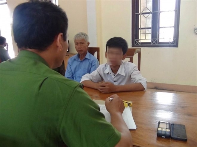 Hàng xóm đi vắng, nam sinh đột nhập phá két sắt trộm 3 cây vàng