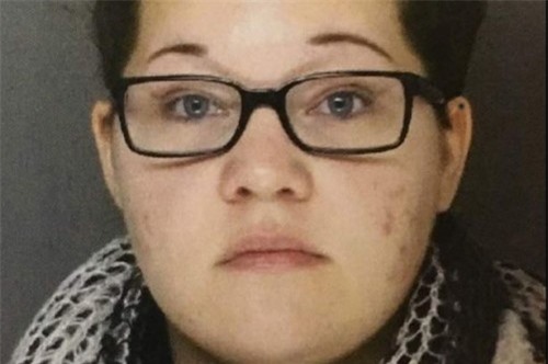 Nữ giáo viên tặng quà sinh nhật 2 nam sinh bằng "quan hệ tình dục"