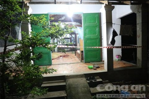 Tin mới vụ chồng đâm loạn xạ vì thấy vợ ôm ông hàng xóm