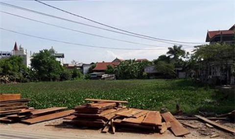 Hà Nội: Cãi nhau, chồng điên cuồng vung dao chém vào mặt vợ