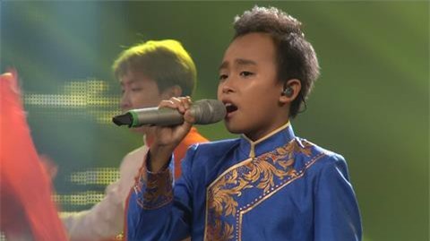 Vietnam Idol Kids: Khán giả vỗ tay tán thưởng Hồ Văn Cường