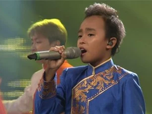 Vietnam Idol Kids: Khán giả vỗ tay tán thưởng Hồ Văn Cường