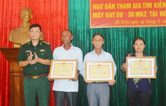 Khen thưởng 4 ngư dân cứu phi công Su30-MK2