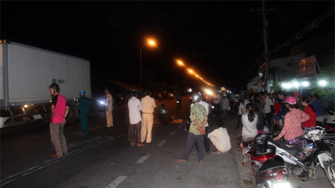 Qua đường bán vé số, cụ ông bị xe tông tử vong