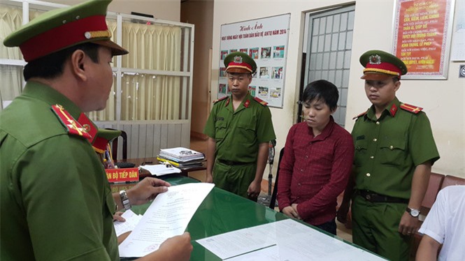 Bắt 3 thanh niên làm bé gái 14 tuổi mang bầu