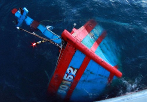 Việt Nam yêu cầu Trung Quốc bồi thường vụ tàu cá bị đâm chìm