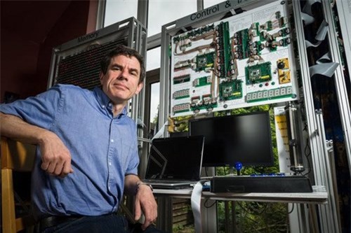 Anh: Bỏ bạc tỷ để  chế tạo máy... xếp hình