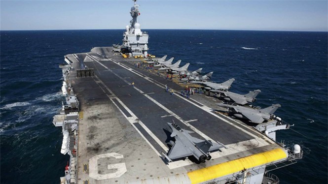 Pháp đưa tàu sân bay Charles de Gaulle trở lại Trung Đông