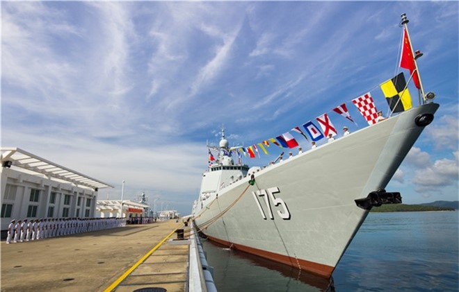 Trung Quốc điều tàu chiến mạnh nhất khuấy động Biển Đông sau phán quyết của PCA