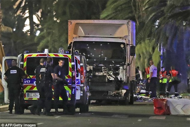 Vụ khủng bố ở Nice, 84 người chết: Kẻ "khát máu" nói gì?