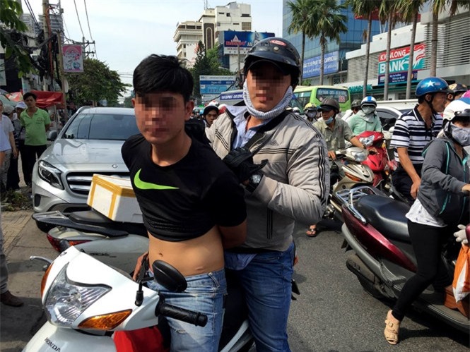 TP. HCM treo thưởng 10 triệu đồng cho người dân bắt cướp