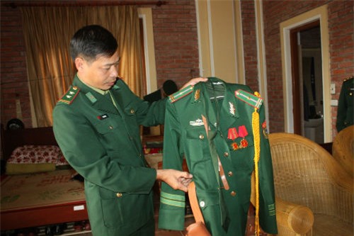 Truy trách nhiệm hình sự nếu làm giả quân hiệu, trang phục quân đội