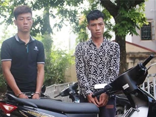 Cô gái trẻ bị 2 thanh niên cưỡng hiếp khi đi tìm người yêu