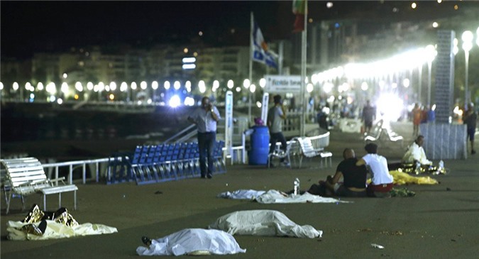 Tiết lộ mới về kẻ gây ra vụ khủng bố đẫm máu ở Pháp