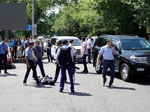 Trung tâm Kazakhstan bị tấn công, 3 cảnh sát thiệt mạng