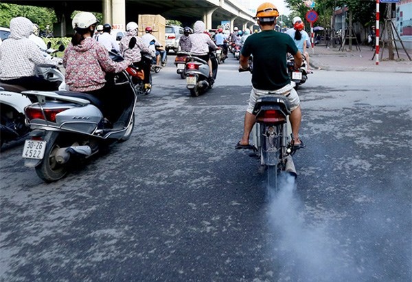 Xe máy phải kiểm định khí thải với phí 100.000- 150.000 đồng