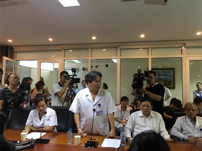 Lãnh đạo bệnh viện Việt Đức xin lỗi vụ mổ nhầm chân