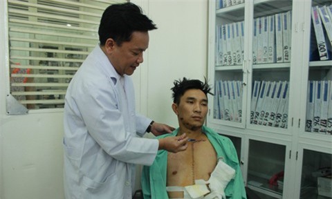 Nam thanh niên kể lại giây phút bị giang hồ bắn 3 phát súng trên phố