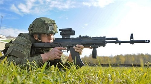 Nga tiếp tục thử nghiệm "sát thủ đời mới" súng AK-12