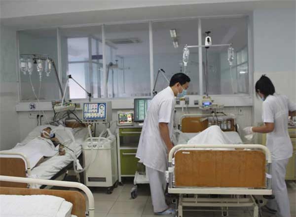 Ba người nguy kịch trong lúc vệ sinh bể làm nước mắm