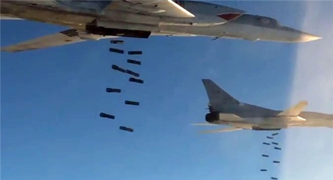 Chiến đấu cơ của Nga dội mưa bom vào căn cứ của IS ở Syria