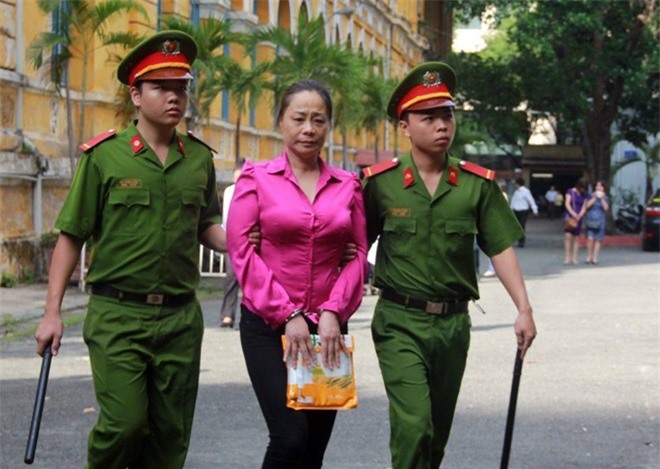 Hoãn phiên xử "Hoa hậu quý bà" Trương Thị Tuyết Nga