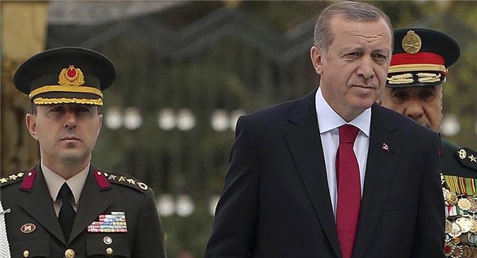 Tổng thống Erdogan tiết lộ biết tin âm mưu đảo chính như thế nào?