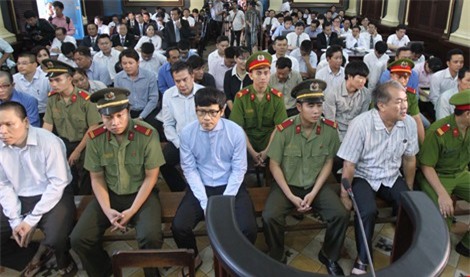 Xét xử Phạm Công Danh: Thuê 12 giám đốc để rút số tiền khủng