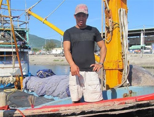 Đà Nẵng: Đi đánh cá, phát hiện xác chết có vết đâm nổi trên biển
