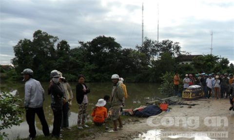 Kinh hãi phát hiện xác người nổi trên mặt hồ Trà Kê