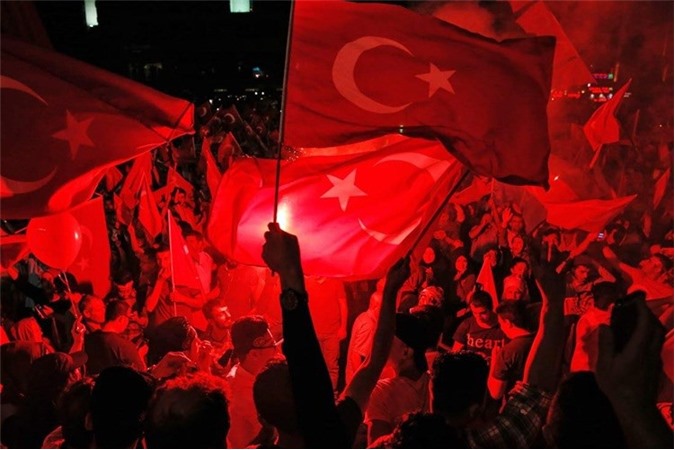 Phi công Thổ Nhĩ Kỳ bắn rơi Su-24 Nga dính líu tới âm mưu đảo chính