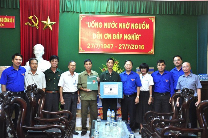 Tân Hiệp Phát cùng Bí thư Trung ương Đoàn thăm hỏi người có công