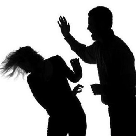 Xích mích, chồng cầm dao đâm chết vợ cũ