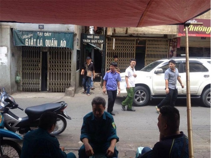 Điều tra vụ vợ treo cổ, chồng bị thương trong nhà trọ ở Hà Nội