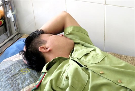 Nghệ An: Hai kiểm lâm bị đánh trọng thương khi kiểm tra xe gỗ