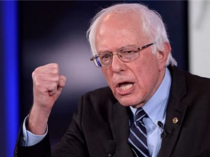 Sanders: Bà Clinton phải là Tổng thống Mỹ