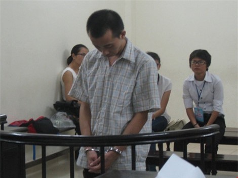 Chích ma túy không thấy "phê", cầm dao đâm chết bạn nghiện